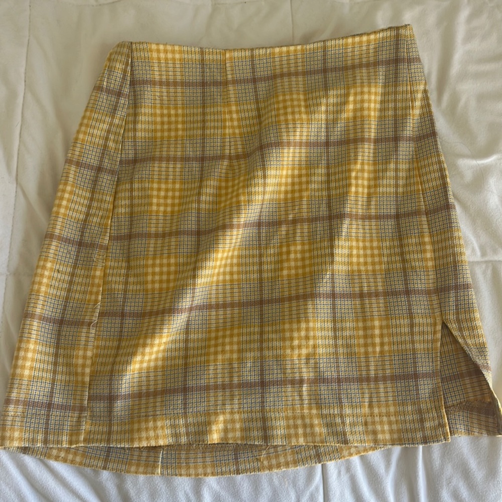 Zip up mini skirt